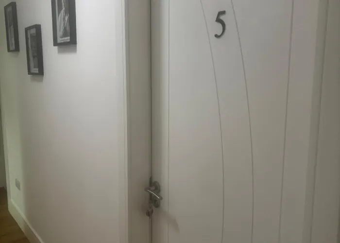 Racecourse View ليستول